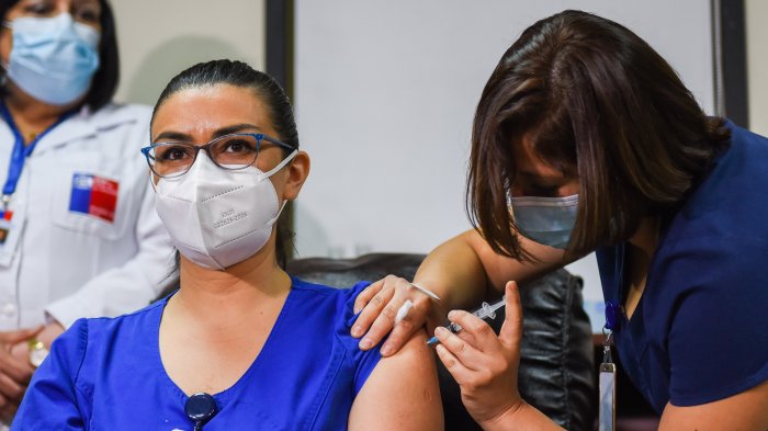 Diputado impulsará proyecto para que la vacuna contra el COVID-19 sea obligatoria