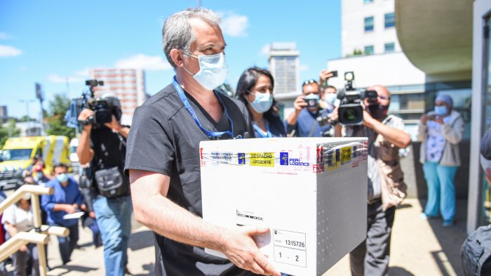 Dr. Yuc Kong sobre vacuna: “El show mediático del Presidente le resta seriedad, necesitamos educar”