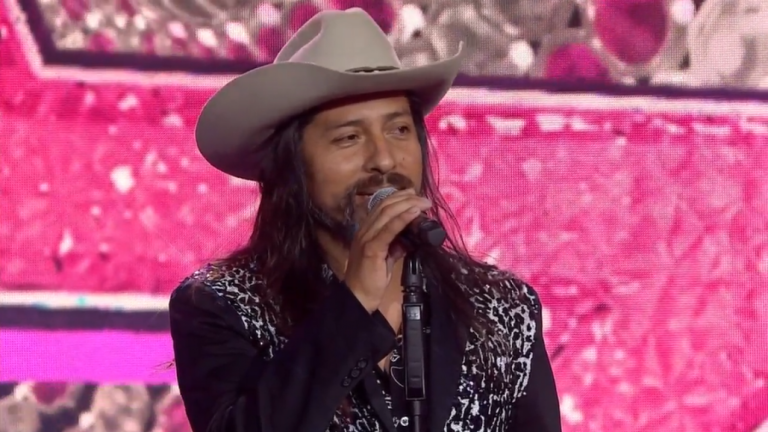 ¡Una voz igualita! Así fue la tremenda presentación de Marco Antonio Solís