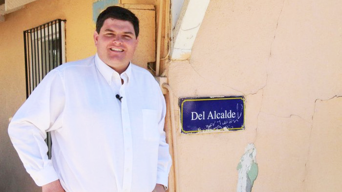 Sin mascarilla ni distancia social: Alcalde de Zapallar denunciado por actividad pública