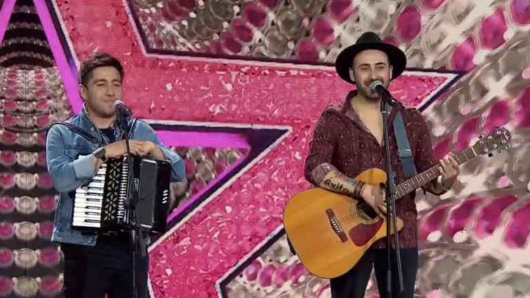 Un dúo energético: Así fue la interpretación de Los Vásquez