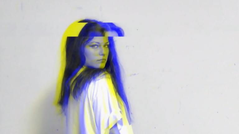 Karla Sro quiso demostrar todo su estilo urbano con su propuesta musical