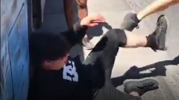 Roberto Belmar recibió fuerte golpiza al salir en libertad tras formalización