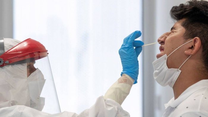 Contagios de coronavirus se triplican en siete semanas: A la fecha hay más de mil hospitalizados