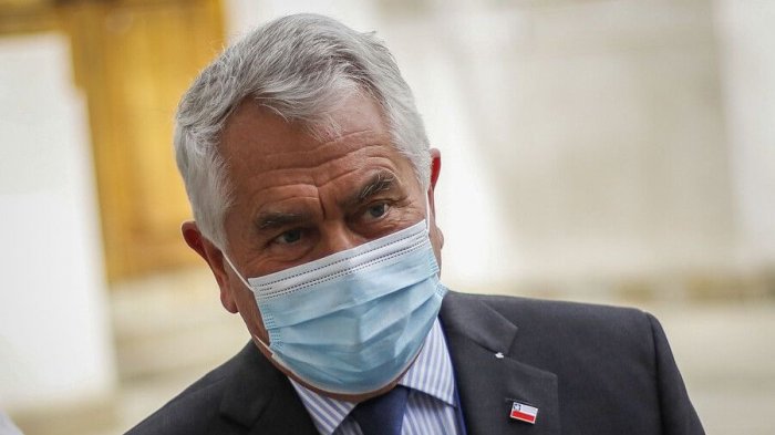 Ministro Paris descartó eliminar el Permiso de Vacaciones