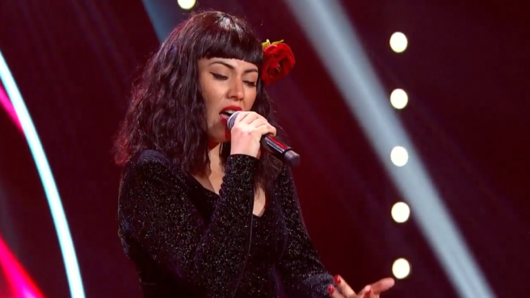Romántica total: Mon Laferte impresionó con su interpretación de 