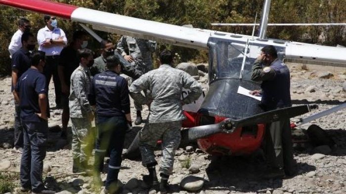 Cae avioneta de la FACH en lecho del río Mapocho en Vitacura