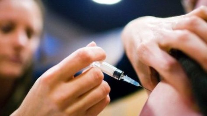 Colegio de enfermeras desconfía del calendario de vacunación masiva anunciado por el presidente Piñera