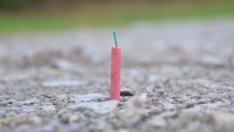 Un adulto mayor falleció de un ataque al corazón tras escuchar la explosión de un petardo