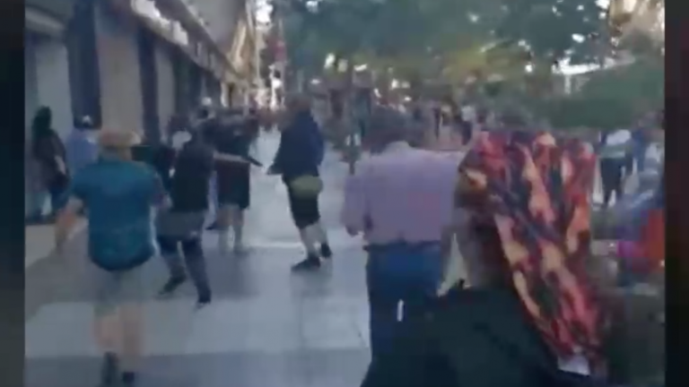 Hombre disparó a manifestantes en pleno Paseo Ahumada: Fue detenido por Carabineros