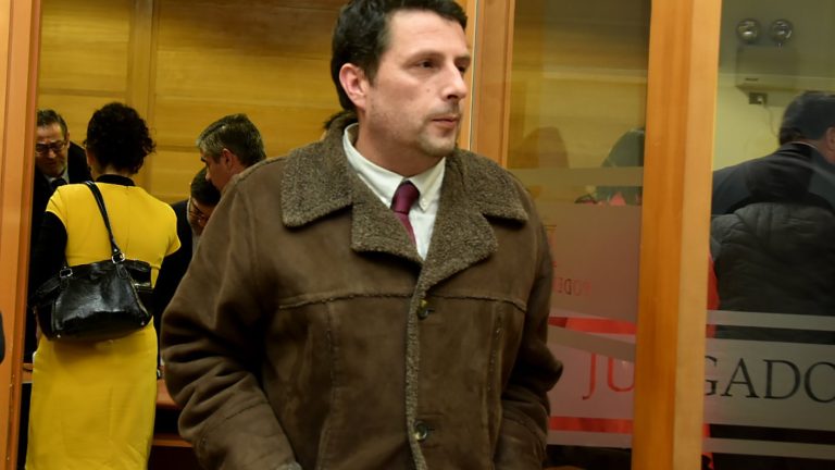 Operación Huracán: Tribunal revierte medida cautelar de Álex Smith y queda con arresto domiciliario parcial nocturno