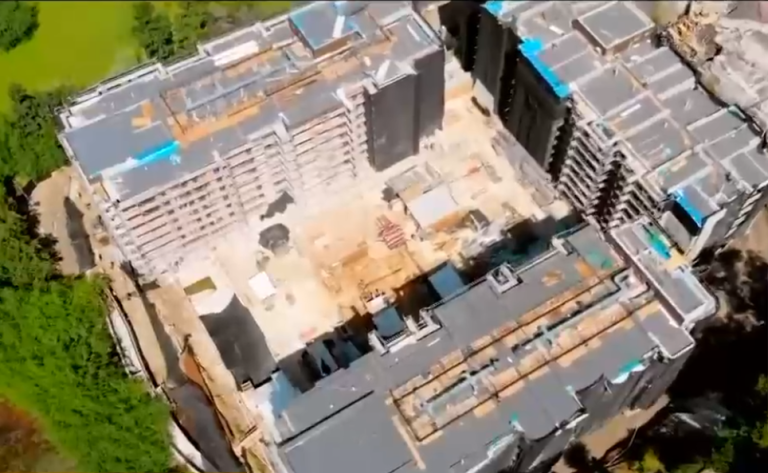 Pucón: Contraloría revela que hay casi 200 construcciones irregulares al borde del Lago Villarrica