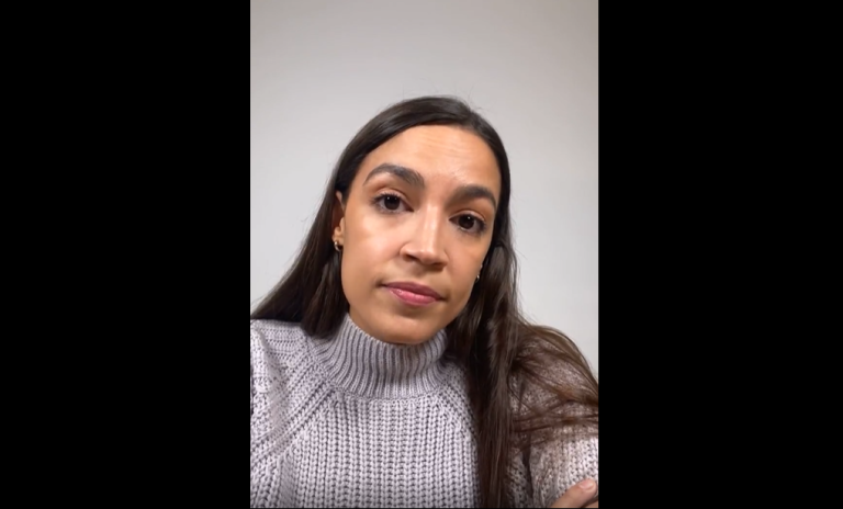 Alexandria Ocasio-Cortez relató que sufrió una agresión sexual