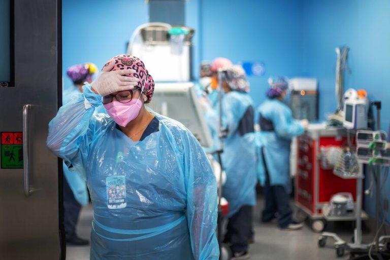 Más de 50 mil trabajadores de la salud se han contagiado de coronavirus