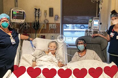 Matrimonio de ancianos contagiados con COVID-19 se reencontró en una cena organizada por enfermeras