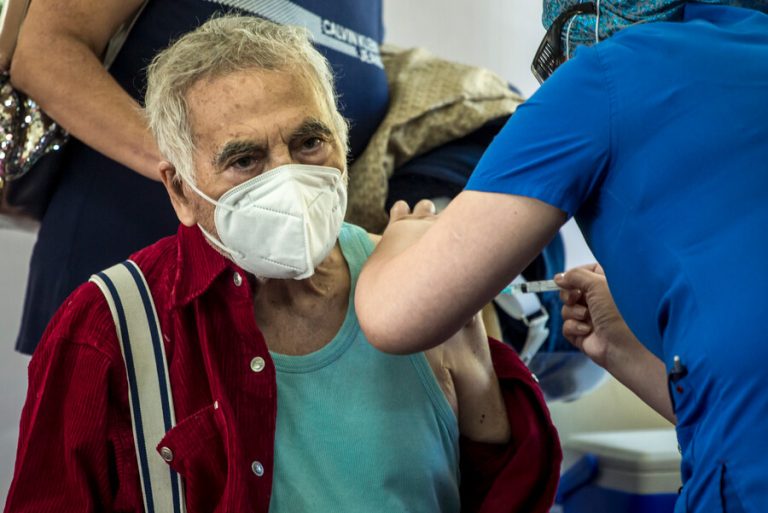 Más de 556 mil personas han sido vacunadas en los primeros tres días del proceso