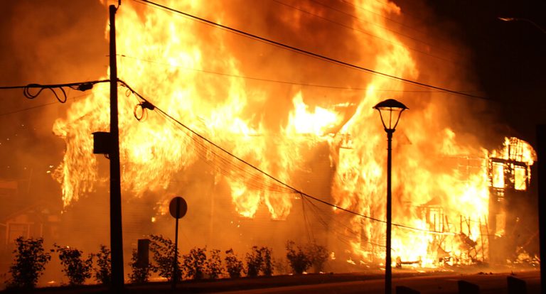 Panguipulli: Fiscalía afirma que aún no hay detenidos por incendios a edificios públicos