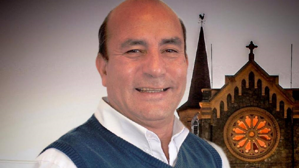 Concejal UDI despierta críticas tras defender a hijo acusado de violación: Sugirió encerrar a 