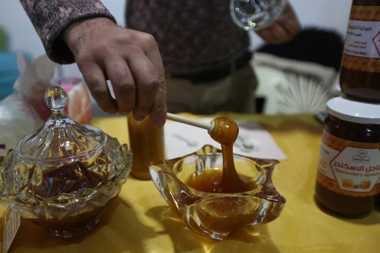 Sacerdotes búlgaros ofrecen 