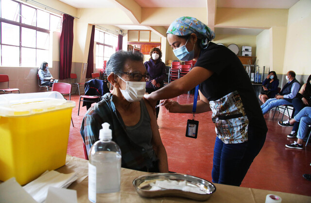 Los requisitos para los extranjeros para acceder a la vacuna contra el COVID-19 en Chile