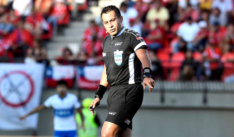 El duelo por la permanencia entre Colo Colo y UdeC ya tiene árbitro: Julio Bascuñán