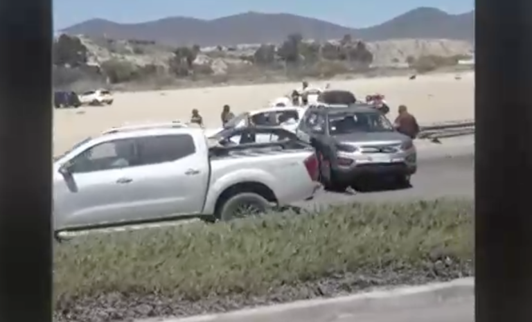 Ruta 5 Norte: Tres personas mueren tras colisión múltiple que involucró al menos siete vehículos