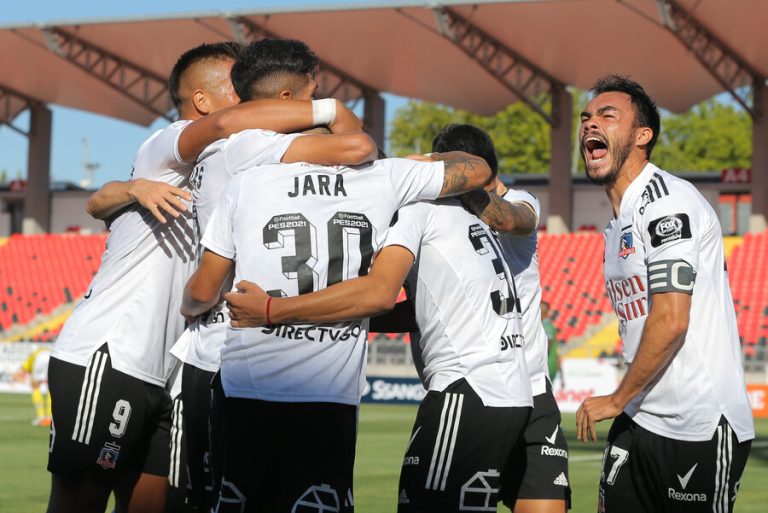 Colo Colo mantiene invicta su historia y permanece en Primera División