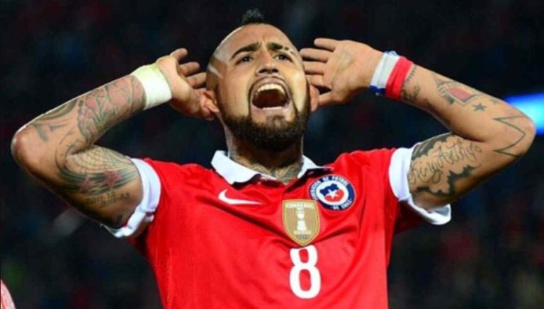 Vidal celebró con todo el golazo de Solari en el partido decisivo de Colo Colo