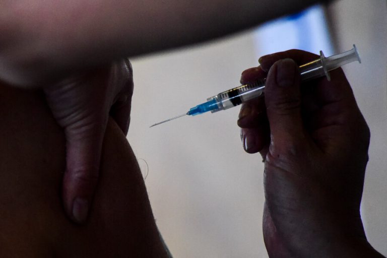 Del 22 de febrero al 5 de marzo: Así continúa el calendario de vacunación contra el COVID-19 en Chile