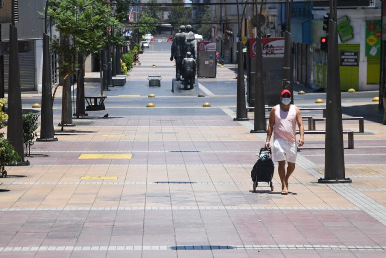 De Antofagasta a Osorno: Revisa las 10 comunas con más casos activos en el Informe Epidemiológico