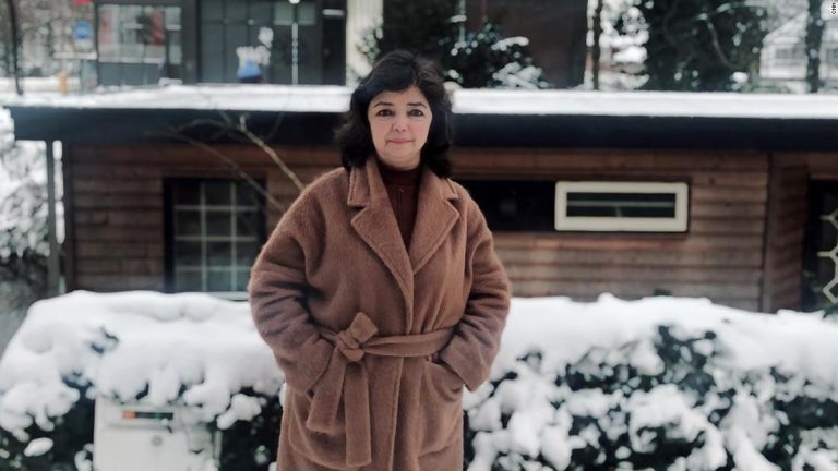 Estudiantes encadenados y violaciones grupales: Las estremecedoras denuncias sobre campos de detención en China