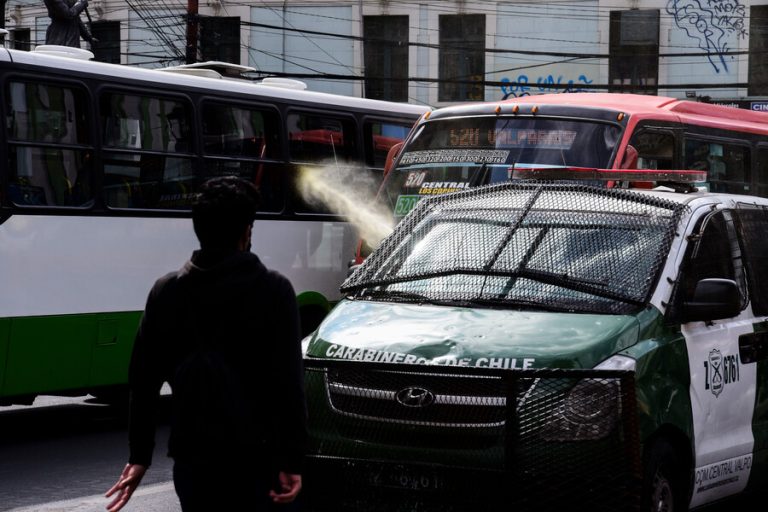 Persecución policial terminó con un hombre muerto en Valparaíso: Fue atropellado por auto particular