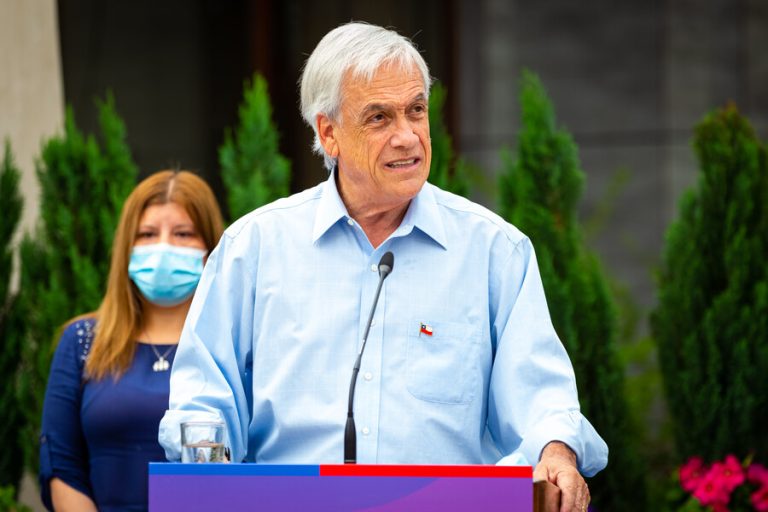 Presidente Piñera obtuvo su nivel de aprobación más alto desde octubre, según Cadem