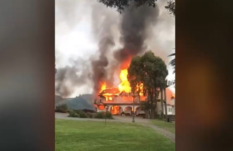 Ataques incendiarios acabaron con casona, galpón y granero en La Araucanía