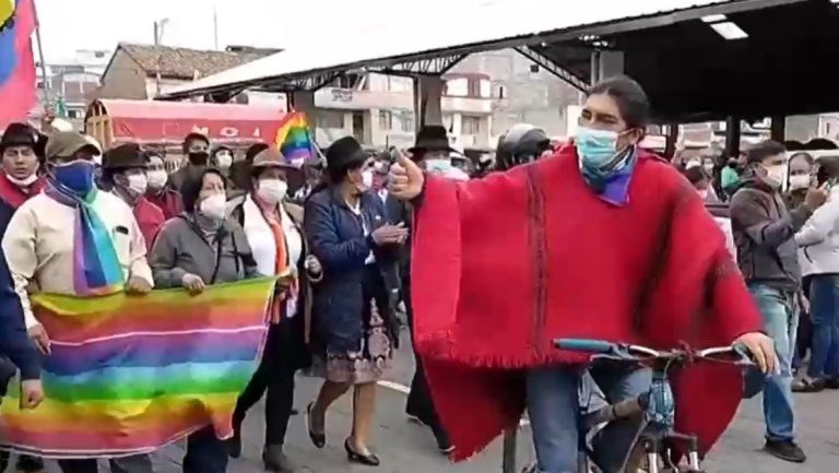 Pérez y pueblos indígenas marchan hasta Quito exigiendo recuento de votos en elección presidencial