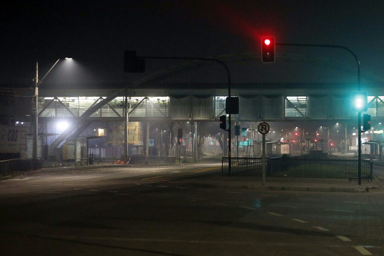 Hoy comienza el nuevo horario del toque de queda: Revisa el funcionamiento del transporte público