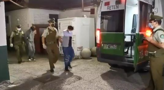 Frustran portonazo: Sujetos dispararon contra Carabineros para intentar evitar la detención