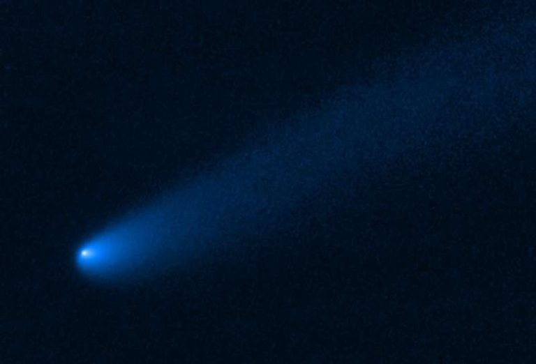 Telescopio Hubble detectó un cometa azul cerca de los asteroides de Júpiter