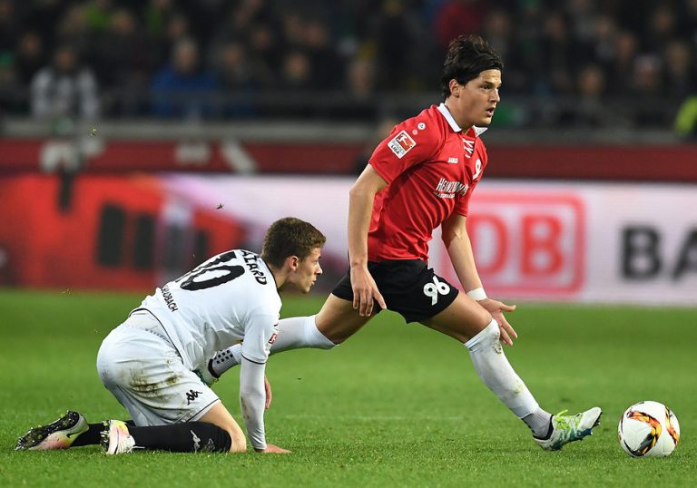 Miiko Albornoz llegó para sellar su contratación en Colo Colo: 