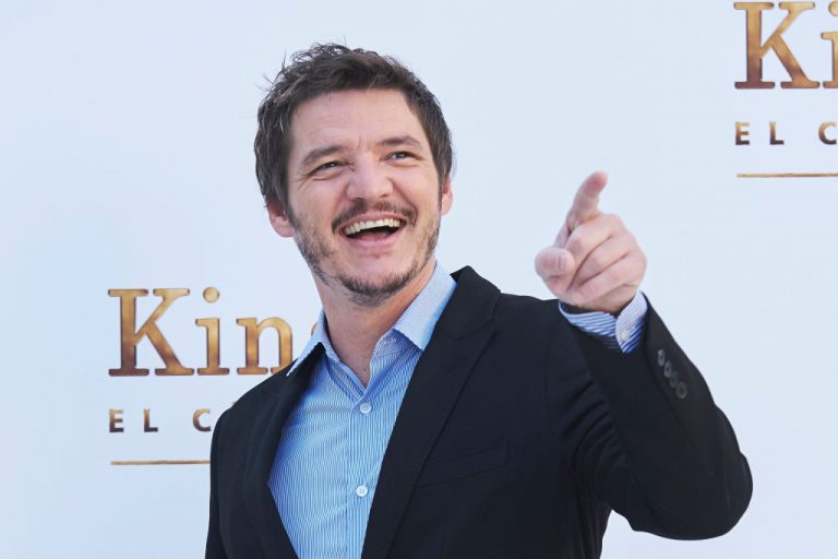 “Le pedí a mi papá un látigo”: Pedro Pascal revela que Indiana Jones fue su inspiración de pequeño