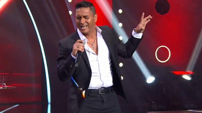 Américo hizo bailar a todo el jurado con una prendida presentación