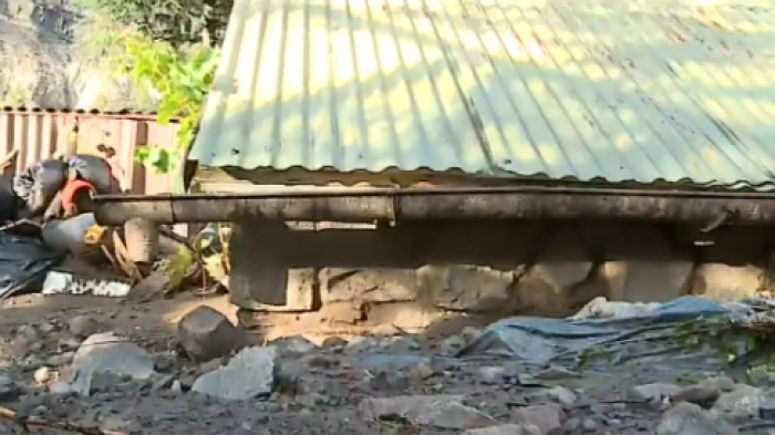 Perdió su negocio: Carolina relató las difíciles horas que vivieron en San Alfonso durante el paso del aluvión