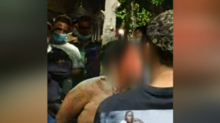 Vecinos lincharon a adolescente que robó auto en Estación Central