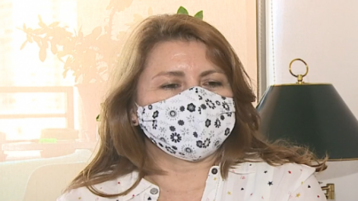 Delincuentes amarran a mujer en su departamento, roban sus cosas, la obligan a hacer un depósito y escapan en su auto