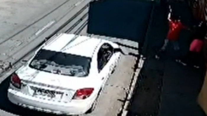 Delincuente rompió triste récord: Hizo 2 abordazos en menos de un minuto