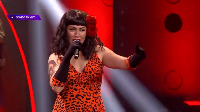 Lo dio todo: Mon Laferte se mantiene en competencia