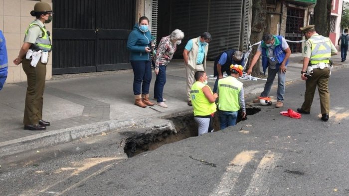Descubren túnel a metros de banco en Concepción