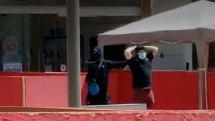 Violento asalto con toma de rehén en Mall Plaza Oeste: Trabajadores captaron el tenso momento