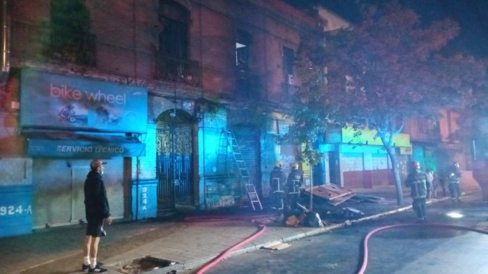 Fiesta clandestina en Santiago Centro terminó en incendio