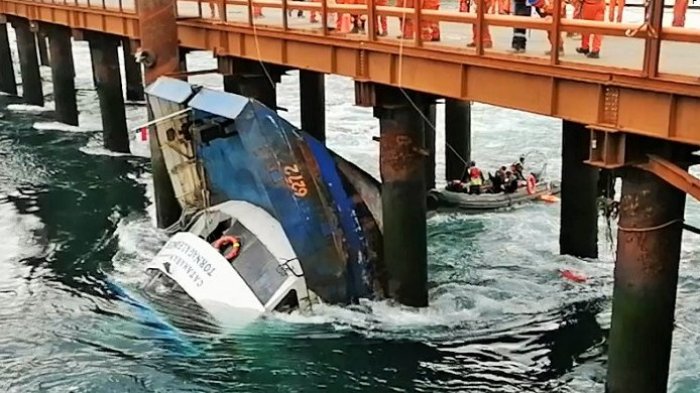 Milagrosa salvada de tripulantes en Chiloé: Embarcación se hundió por completo en el canal de Chacao